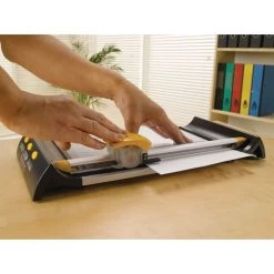 Rogneuse Fellowes - Neutron Plus A4 13 Rogneuse Fellowes - Neutron Plus A4 -Magasin De Fournitures De Bureau AIG2001223